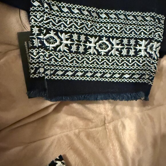 D & Co. Women's Stretch Pull-on Jeans Plus Size 22 NWT Dark Wash Embroidered - Picture 3 of 5